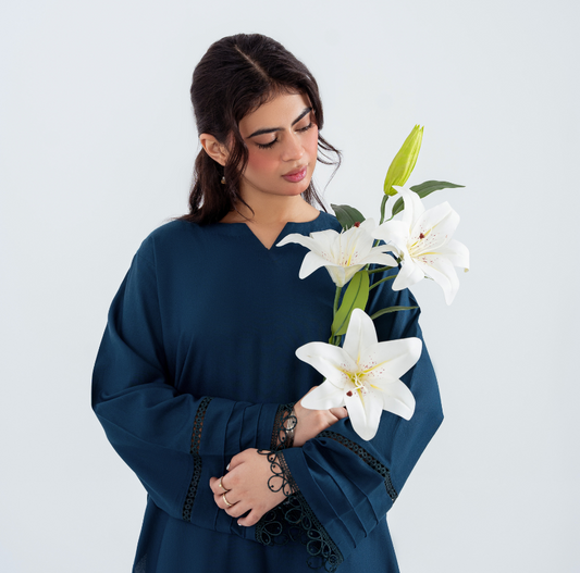 Luxury Women's Clothing in Pakistan - Noosh | Embroidered & Printed